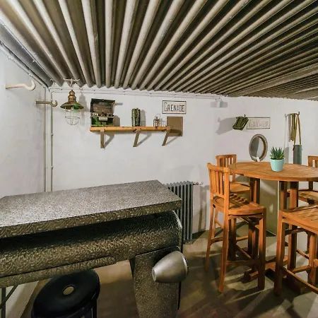 Vintage In Vis Near Centre Holiday home *