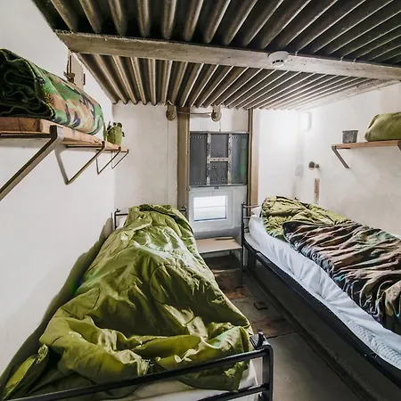 In Vise Near Town * Richelle