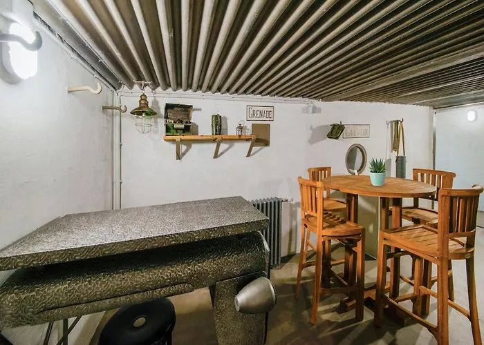 In Vise Near Town * Richelle